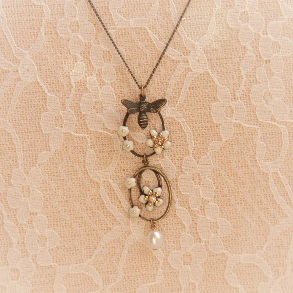 Amberhoeve Fijne ketting van Eric & Lydie met hanger met bijtje> Kettingen